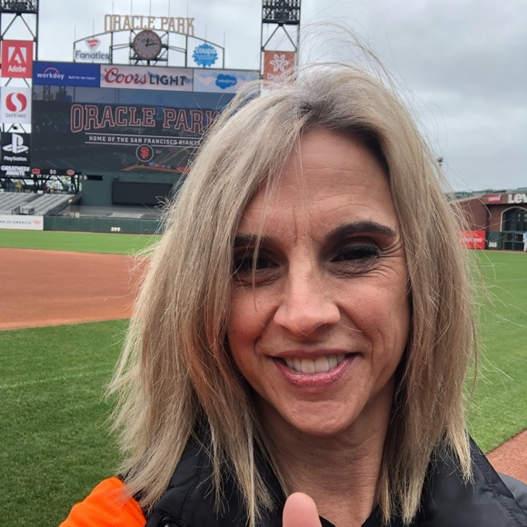 Meet your Posher, Jennifer - Picture 1 of 1